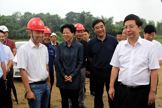 市領導張迎春、夏建平、劉明理等參加調研，望城區領導孔玉成、鄒特等陪同調研